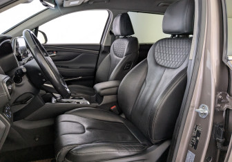 Подержанный автомобиль Hyundai Santa Fe 2018 года (22 фото)