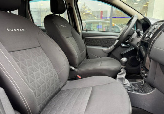 Подержанный автомобиль Renault Duster 2017 года (10 фото)