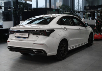 Подержанный автомобиль Omoda S5 2024 года (4 фото)