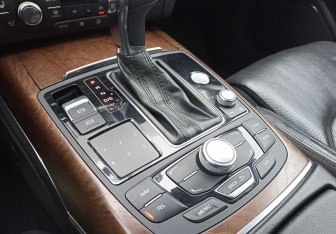 Подержанный автомобиль Audi A7 2011 года (11 фото)