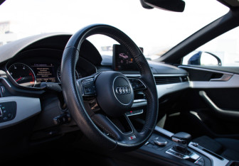 Подержанный автомобиль Audi A5 Liftback 2018 года (15 фото)