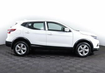Подержанный автомобиль Nissan Qashqai 2019 года (4 фото)
