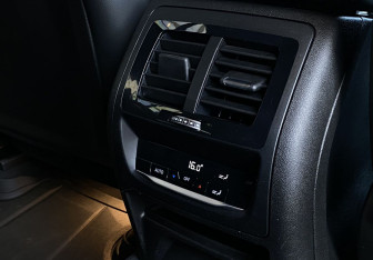 Подержанный автомобиль BMW X4 2019 года (24 фото)