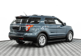 Подержанный автомобиль Ford Explorer 2013 года (3 фото)