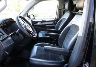 Подержанный автомобиль Volkswagen Multivan 2019 года (19 фото)