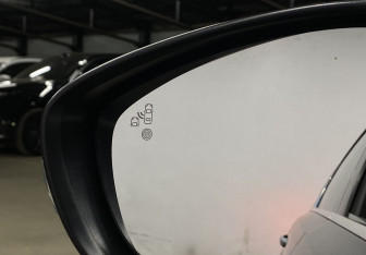 Подержанный автомобиль Peugeot 508 Sedan 2016 года (23 фото)