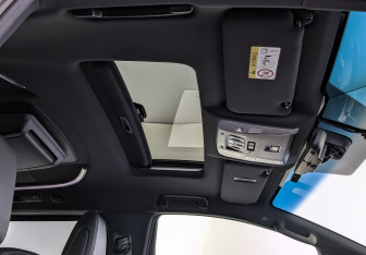Подержанный автомобиль Toyota Alphard 2018 года (23 фото)