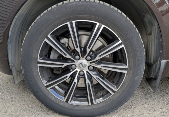Подержанный автомобиль Volvo XC60 2019 года (12 фото)