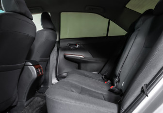 Подержанный автомобиль Toyota Camry Sedan 2013 года (12 фото)