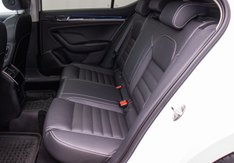 Подержанный автомобиль Skoda Superb Liftback 2024 года (11 фото)