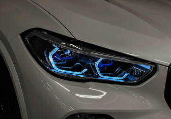 Подержанный автомобиль BMW X5 2020 года (9 фото)
