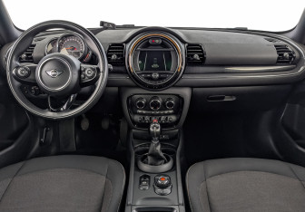Подержанный автомобиль MINI Clubman Wagon 2019 года (14 фото)