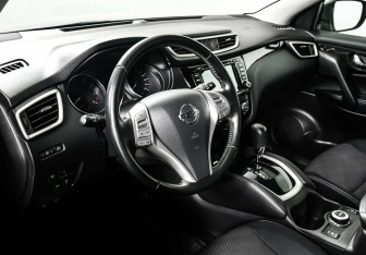 Подержанный автомобиль Nissan Qashqai 2015 года (9 фото)