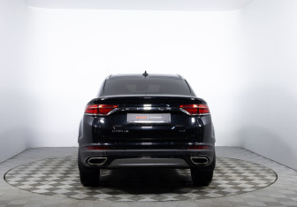 Подержанный автомобиль Geely Tugella 2022 года (6 фото)