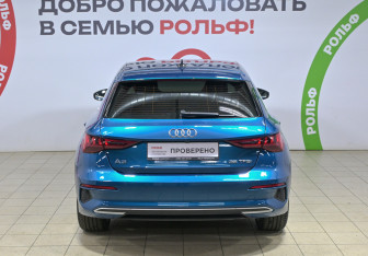 Подержанный автомобиль Audi A3 Hatchback 2021 года (5 фото)