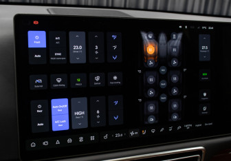 Подержанный автомобиль LiXiang L9 2023 года (24 фото)