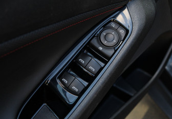 Подержанный автомобиль Chevrolet Orlando 2020 года (16 фото)