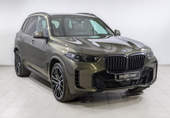 Подержанный автомобиль BMW X5 2023 года (3 фото)