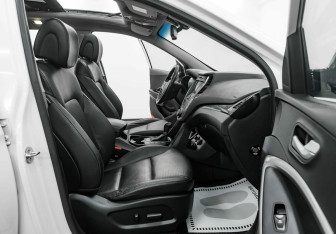 Подержанный автомобиль Hyundai Santa Fe 2014 года (5 фото)