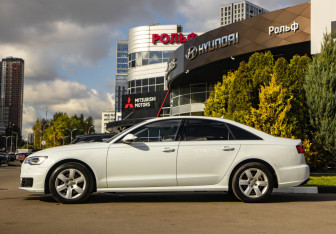 Подержанный автомобиль Audi A6 Sedan 2015 года (6 фото)