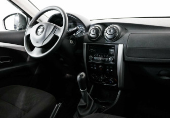 Подержанный автомобиль Nissan Almera Sedan 2017 года (5 фото)