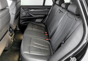 Подержанный автомобиль BMW X5 2017 года (12 фото)