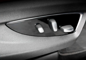 Подержанный автомобиль Cadillac Escalade Suv 2018 года (27 фото)