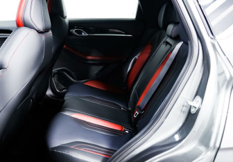 Подержанный автомобиль Geely Coolray 2023 года (11 фото)