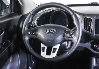 Подержанный автомобиль Kia Sportage 2011 года (16 фото)