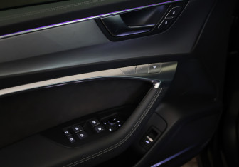 Подержанный автомобиль Audi A7 2018 года (21 фото)