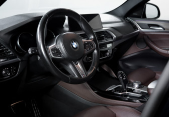 Подержанный автомобиль BMW X4 2018 года (14 фото)