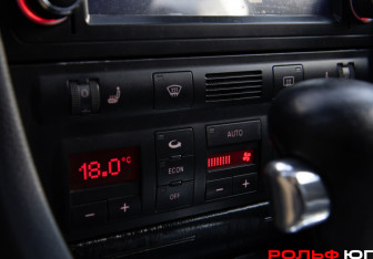 Подержанный автомобиль Audi A6 allroad 2000 года (23 фото)