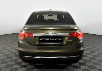 Подержанный автомобиль Citroen C4 Sedan 2015 года (4 фото)