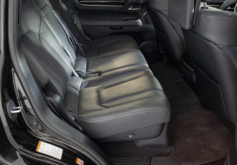 Подержанный автомобиль Lexus LX 2018 года (10 фото)