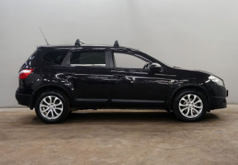 Подержанный автомобиль Nissan Qashqai+2 2011 года (4 фото)