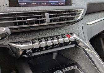 Подержанный автомобиль Peugeot 3008 2021 года (28 фото)