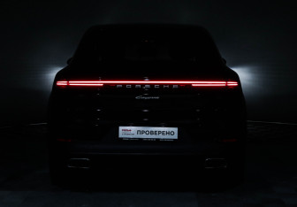 Подержанный автомобиль Porsche Cayenne 2024 года (17 фото)