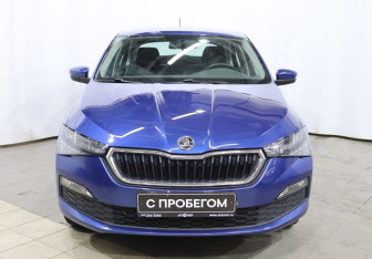 Подержанный автомобиль Skoda Rapid Liftback 2021 года (2 фото)