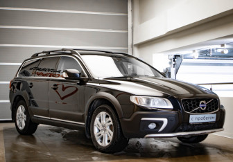 Подержанный автомобиль Volvo XC70 2014 года (3 фото)