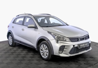 Подержанный автомобиль Kia Rio Hatchback 2021 года (3 фото)