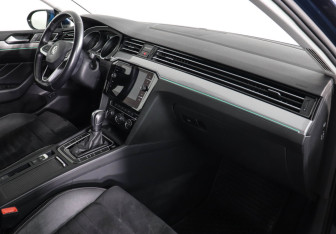 Подержанный автомобиль Volkswagen Passat Sedan 2020 года (10 фото)