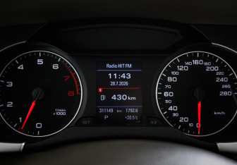 Подержанный автомобиль Audi A4 Sedan 2008 года (12 фото)