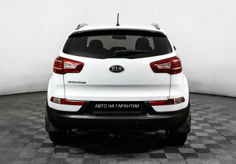 Подержанный автомобиль Kia Sportage 2013 года (6 фото)
