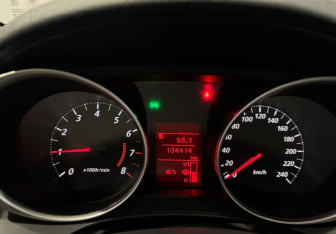 Подержанный автомобиль Mitsubishi ASX 2014 года (15 фото)