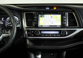 Подержанный автомобиль Toyota Highlander 2014 года (15 фото)