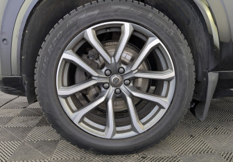 Подержанный автомобиль Volvo XC90 2019 года (12 фото)