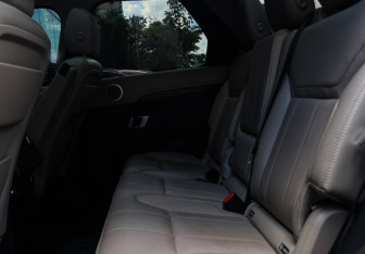 Подержанный автомобиль Land Rover Discovery 2018 года (8 фото)