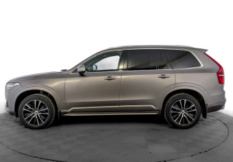 Подержанный автомобиль Volvo XC90 2021 года (8 фото)