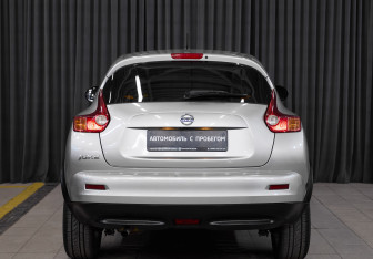 Подержанный автомобиль Nissan Juke 2013 года (5 фото)