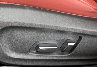 Подержанный автомобиль FAW Bestune B70 2023 года (29 фото)